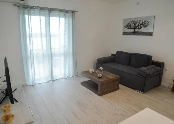 Apartments Mavra-Kukljica