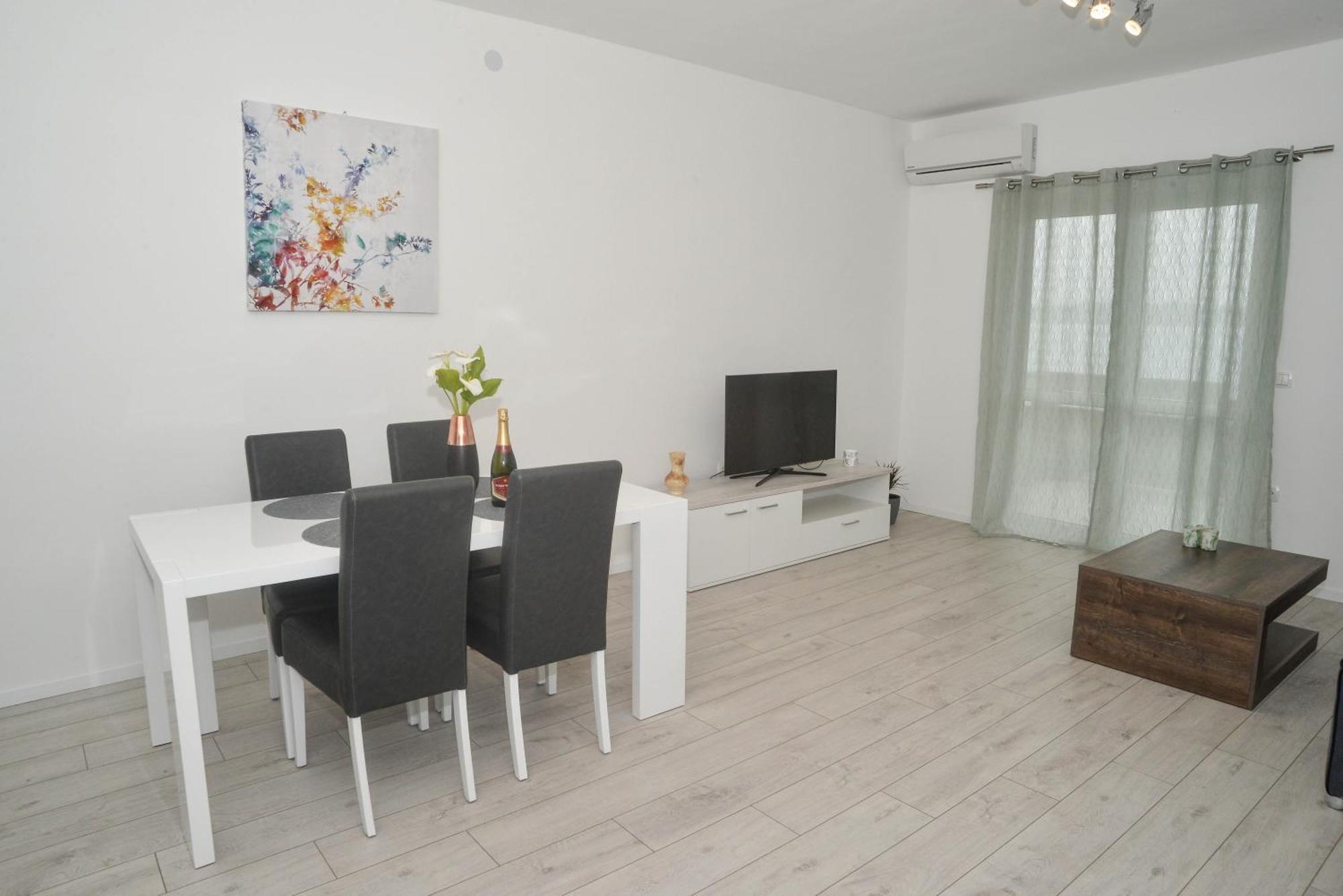 Apartment Mavra-kukljica *